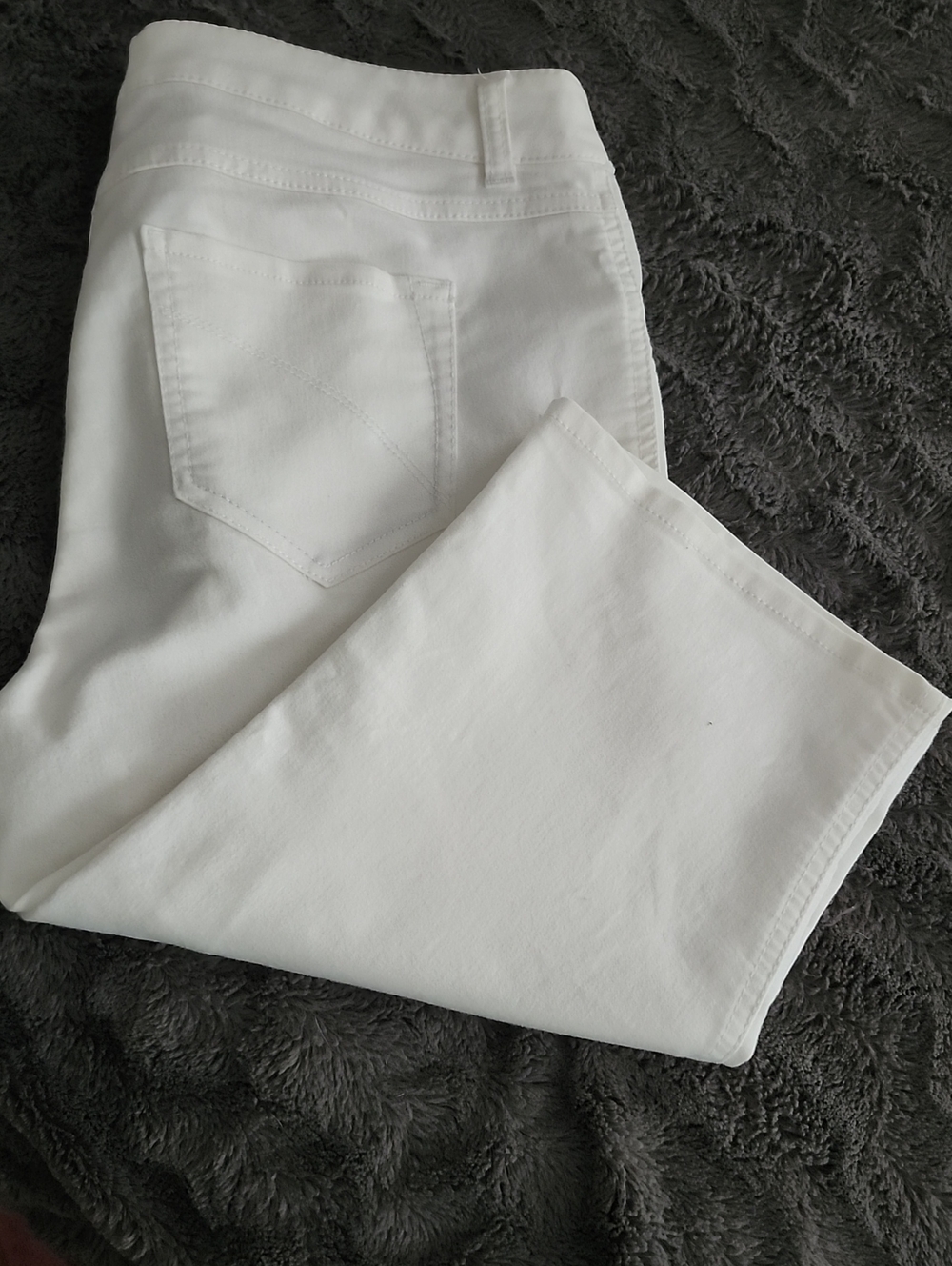 Christopher & Banks White Denim Jean- Capri's